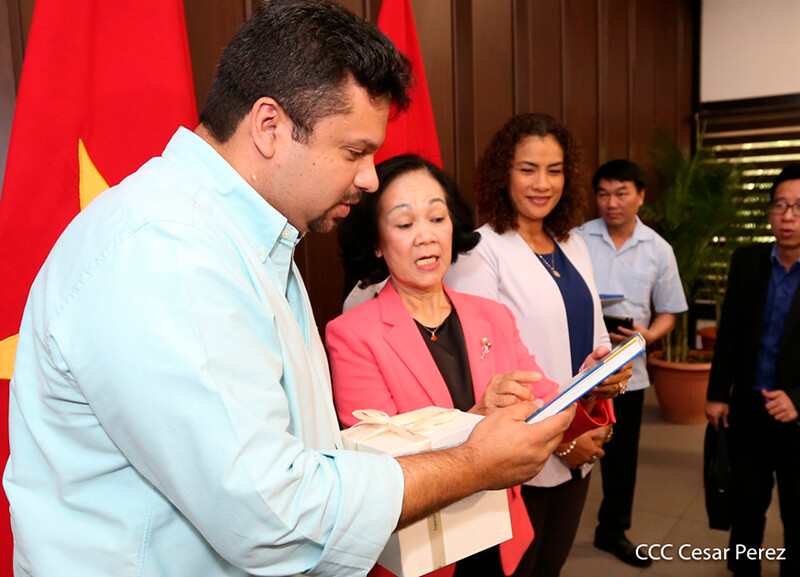 delegacion-de-vietnam-en-encuentro-con-dirigencia-politica-managua
